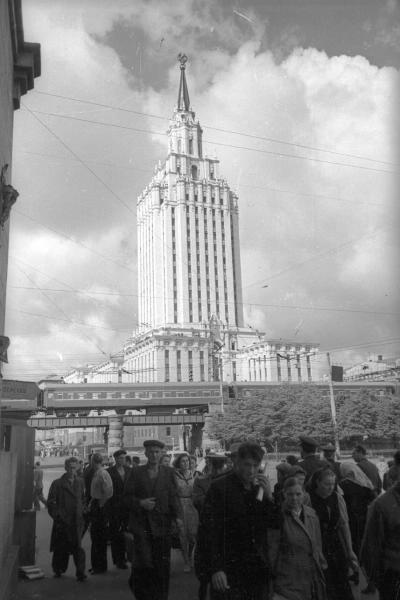 Гостиница «Ленинградская», 1954 - 1957, г. Москва. Выставка «Московские высотки. Мечта наяву» с этой фотографией.&nbsp;