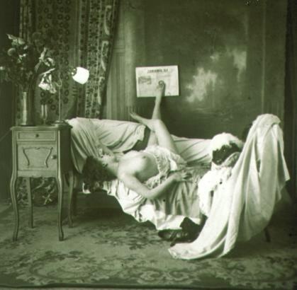 Обнаженная с поднятыми ногами, 1890 - 1909. Выставка «В комнатах» с этой фотографией.
