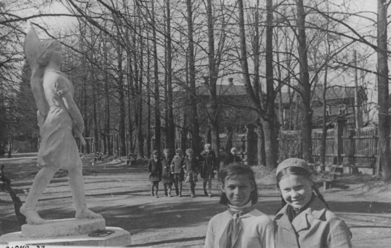 Главная аллея сада культуры и отдыха, 1941 год, г. Череповец и Череповецкий район
