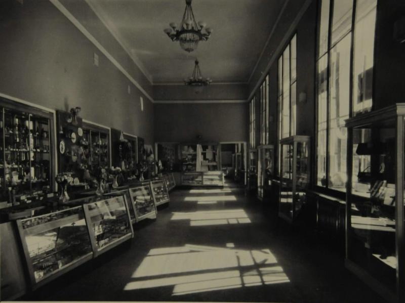 Магазин «Галантерея - Парфюмерия», 1961 год, г. Сталинград