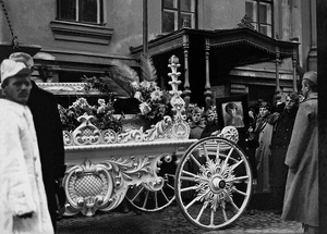 Похороны Инессы Арманд, 12 октября 1920, г. Москва. Видео&nbsp;«Крупская-Ленина. "Первая леди" советского государства»&nbsp;и выставка «20 фотографий 1920» с этой фотографией.&nbsp;