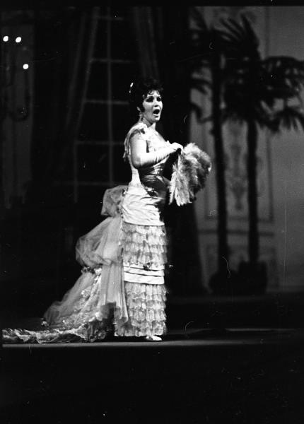 Певица, солистка Большого театра Клара Кадинская в роли Виолетты в опере «Травиата», 1977 год, г. Москва