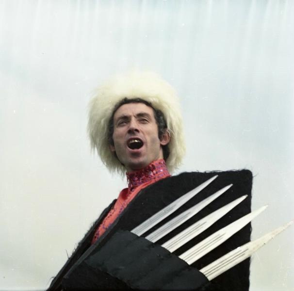 Фото "Ансамбль танца. Портрет джигита", 1970-е - История России в ...
