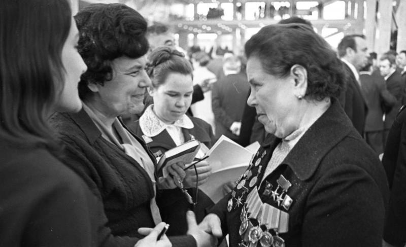 Прасковья Малинина на XXV съезде КПСС, 24 февраля 1976 - 5 марта 1976, г. Москва