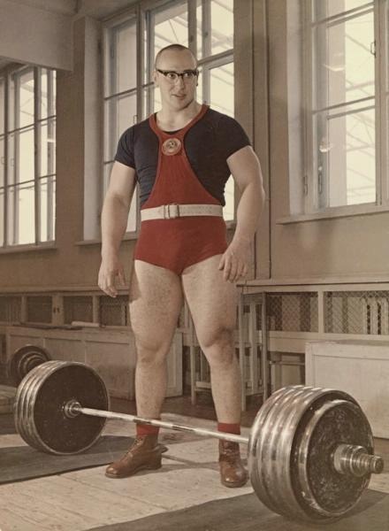 Олимпийский чемпион штангист Юрий Власов, 1960 год. Выставка «Советские покорители Олимпа» с этой фотографией.
