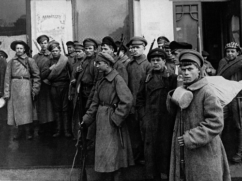 Продовольственный отряд Красной армии перед отправкой на хлебозаготовки, 1918 год, г. Москва