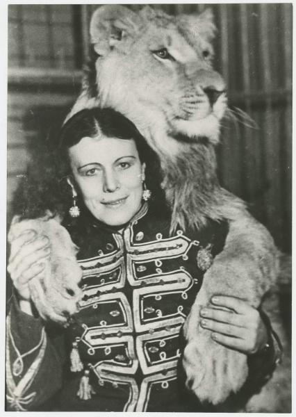 Артистка цирка Ирина Бугримова, 1950 год