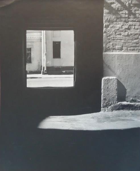 Улица, 1980 - 1983. Выставка «Фотография как…» с этой фотографией.