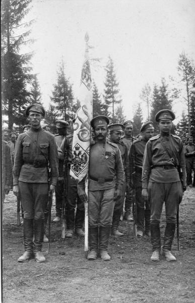 Духовщинский полк, 29 июня 1916. 267-й пехотный Духовщинский полк был составлен по мобилизации 18 июля 1914 года. Дислоцировался в Новгородской губернии, в Грузино. Осенью 1914 года полк был включен в состав Петроградского военного округа. До октября 1914 года дислоцировался в Охте, затем был направлен на Северо-Западный фронт.