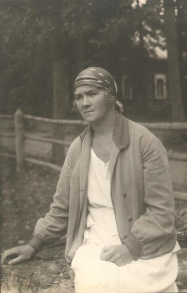 Петровское. Портрет жены, 1928 год