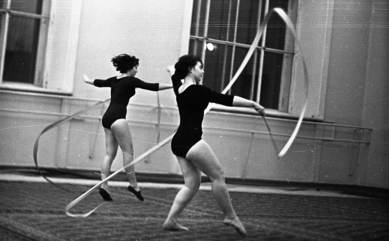 Занятия в спортзале, 1963 - 1964, г. Москва