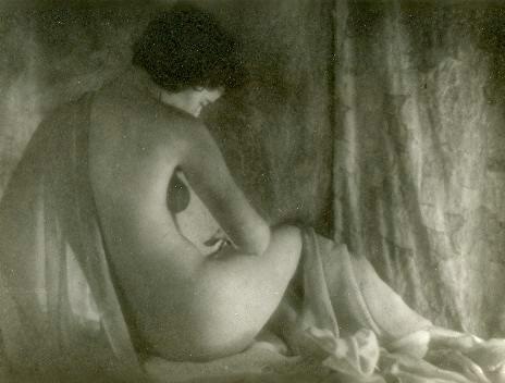 Ню. Маргарита Чардынина, 1930-е. Выставка «Жертва ню. Эротические снимки Александра Гринберга» с этой фотографией.&nbsp;