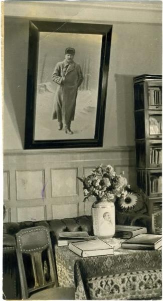 Уголок кабинета в квартире С.Орджоникидзе, 1938 год, г. Москва