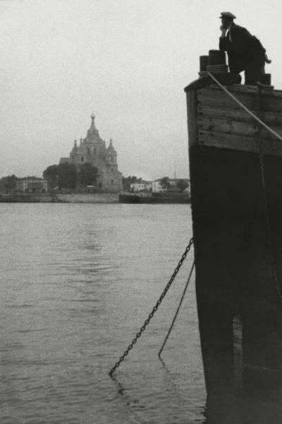 На Оке, 1930-е, г. Горький. Выставка «Утро в городе» с этой фотографией.