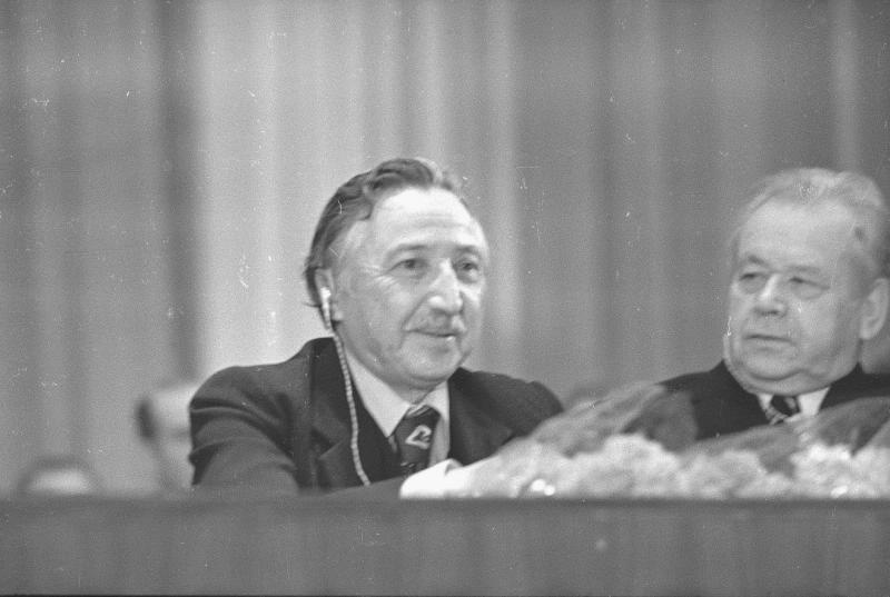 Луис Корвалан в президиуме, 1976 год, г. Москва