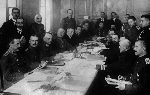 Немецкая и российская делегации на переговорах в Брест-Литовске, декабрь 1917, Брест-Литовск