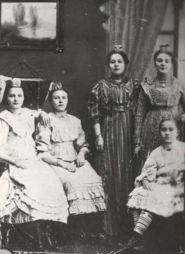 Сестры Максутовы и сестры Рахмаевы, 1900-е, г. Касимов и Касимовский район