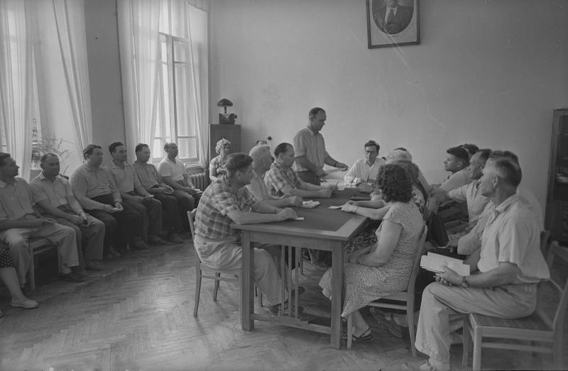 На совещании, 1960-е