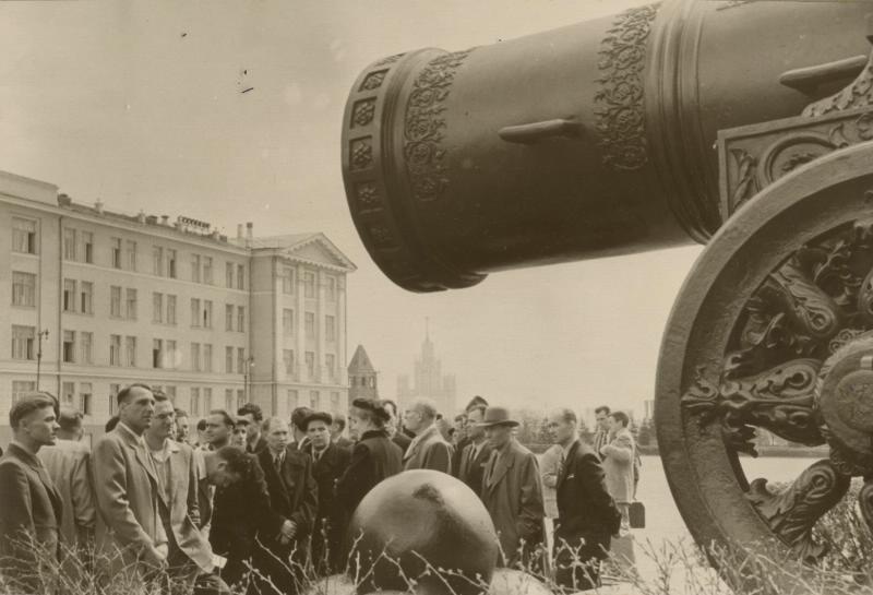 Участники встречи на Эльбе. В Кремле, 9 - 18 мая 1955, г. Москва. Видеовыставка «Встреча на Эльбе» с этой фотографией.
