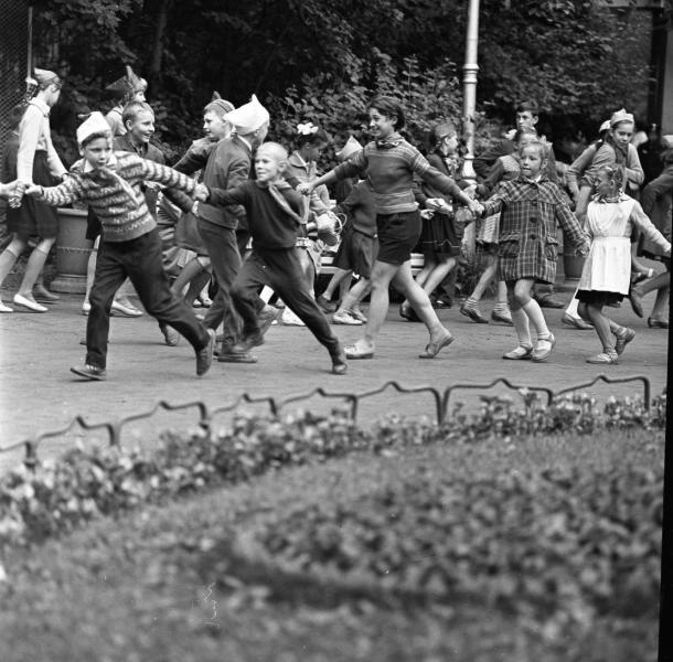 Дети в сквере, 1965 год, г. Ленинград