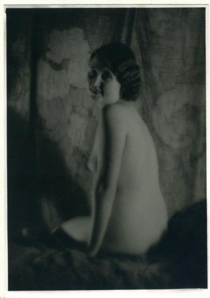 Нина Фролова, 1920-е. Выставка&nbsp;«Жертва ню. Эротические снимки Александра Гринберга» с этой фотографией.&nbsp;