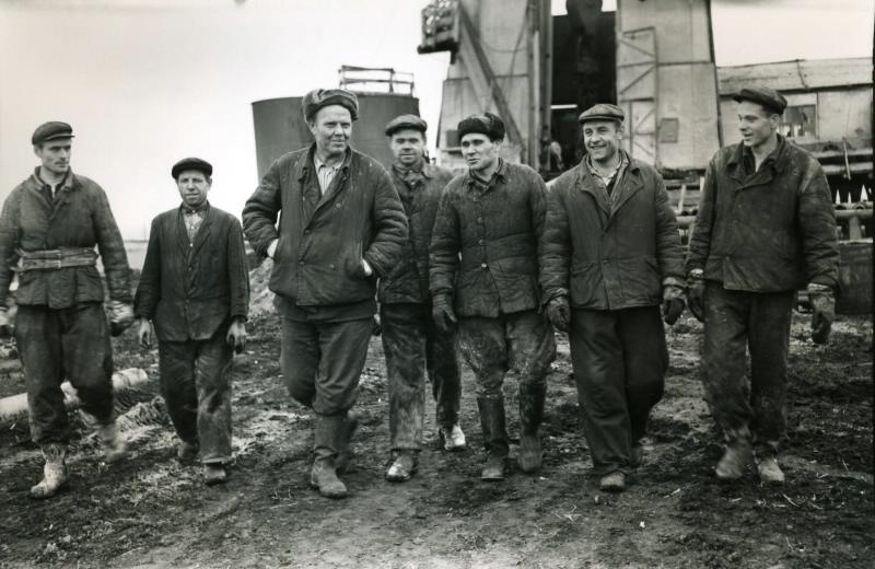 Рабочая бригада, 1960 - 1965. Выставка «Рабочий класс. Мужчины» с этой фотографией.&nbsp;