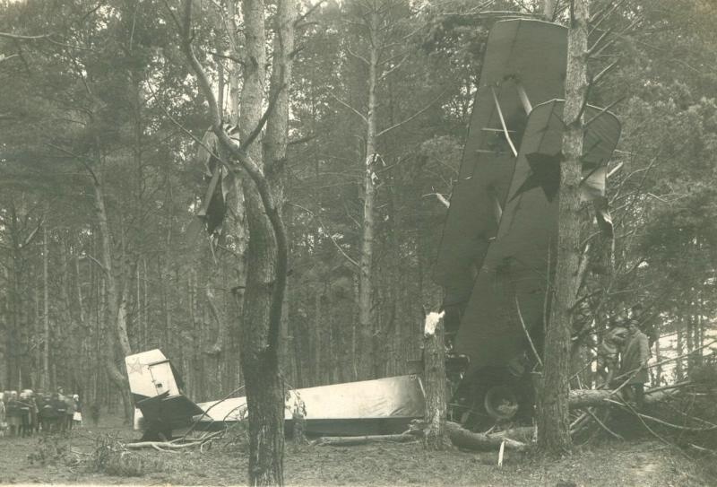 Разбившийся самолет, 1920-е