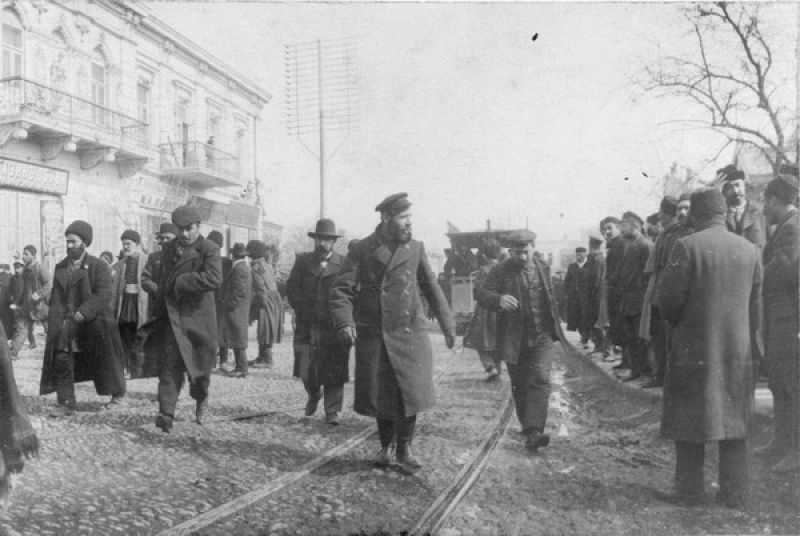 Момент перемирия на Колюбякинской улице, март 1906, Бакинская губ., г. Баку