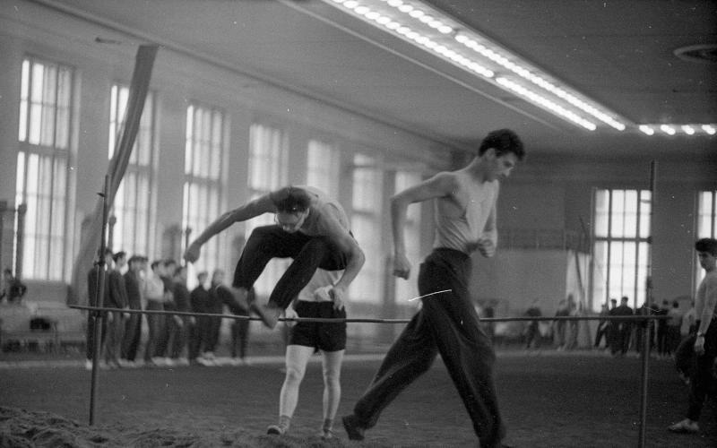Занятия в спортзале, 1963 - 1964, г. Москва