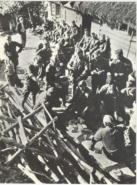 После боя, август 1944, Чехословакия