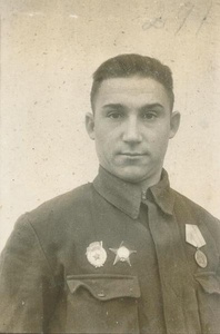 Портрет военного, 22 июня 1941 - 9 мая 1945. Выставка «Арон Замский: между кадром и боем» с этой фотографией.