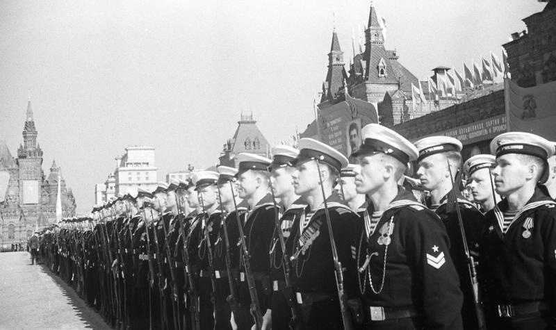 Моряки – участники военного парада на Красной Площади, 1 мая 1949, г. Москва