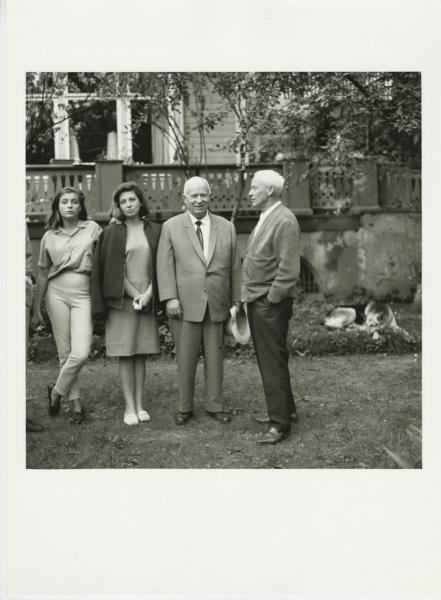 Роман Кармен в гостях у Никиты Хрущева, 1964 - 1969. Выставка «В гостях» с этой фотографией.&nbsp;