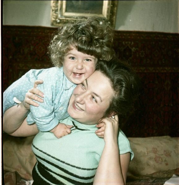 Мать и сын, 1955 - 1965. Выставки&nbsp;«Ой, мамочки!» и «Сыновья» с этой фотографией.