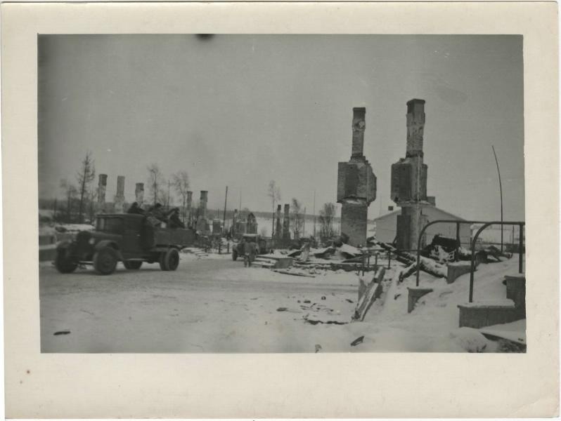 Финская война. Печные трубы сожженных домов, 1939 год