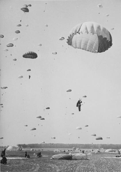Приземление парашютного десанта, 1967 год