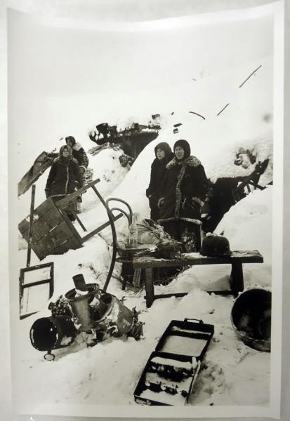 Беженцы у землянок, 1 декабря 1941 - 28 февраля 1942, Московская обл.. Видео «Павел Трошкин» с этой фотографией.