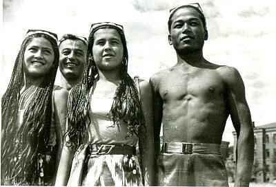 Спортсмены Узбекистана, 1936 год. Выставка «Жемчужина в оправе скал» с этой фотографией.