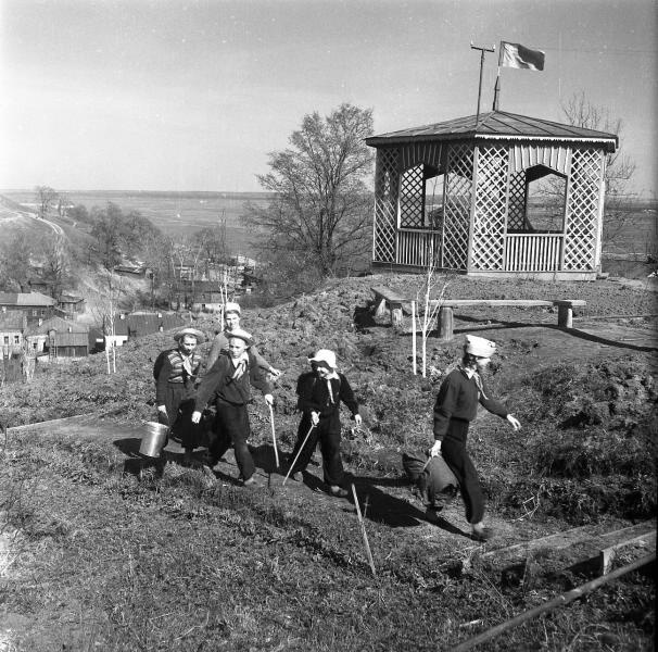 Туристы в походе, 1956 год, г. Владимир