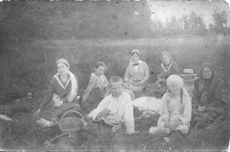 Пикник, 1913 год, Владимирская губ., Вязниковский у., Холуйская волость, Мордовское село