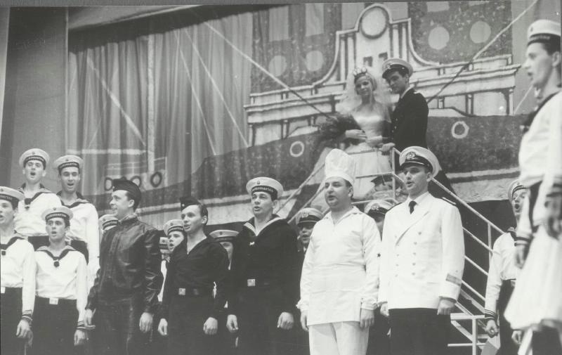 Выступление, 1960-е. Из серии «Ансамбль Национальной Народной армии ГДР имени Эриха Вайнерта».