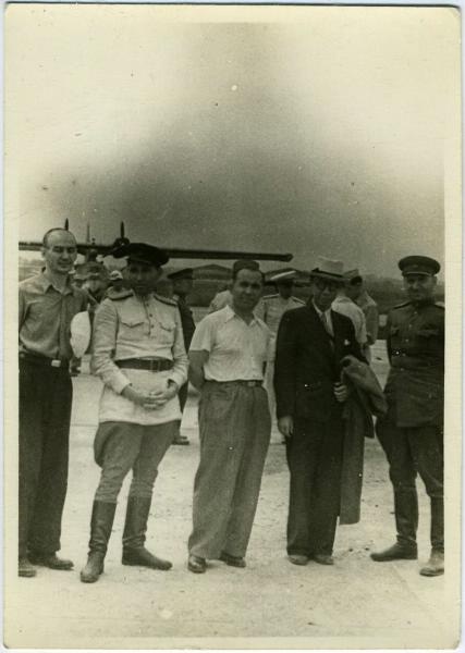 Арест императора Пу И, 19 августа 1945, Китай, г. Мукден. Другое название этого китайского города – Шэньян. Авторство снимка приписывается В. А. Темину.