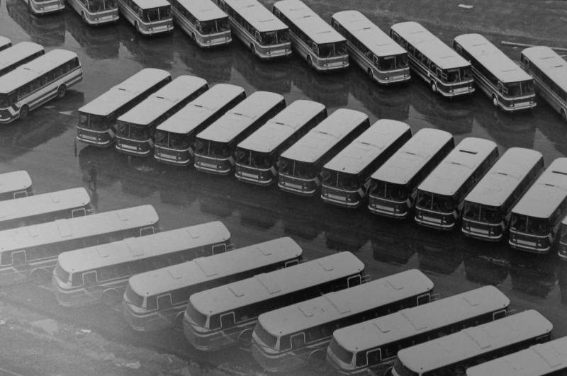 Олимпийские автобусы, июль 1980, г. Москва. Видео «"Вместо обещанного коммунизма в Москве будет Олимпиада". Олимпиада – 80» с этой фотографией.