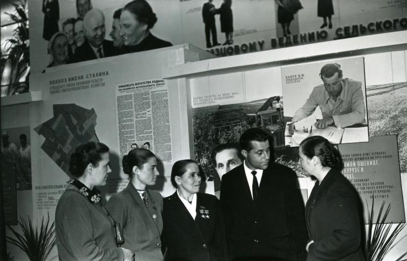 Председатель колхоза Василий Кавун на ВДНХ, 1960 - 1965, Москва, ВДНХ