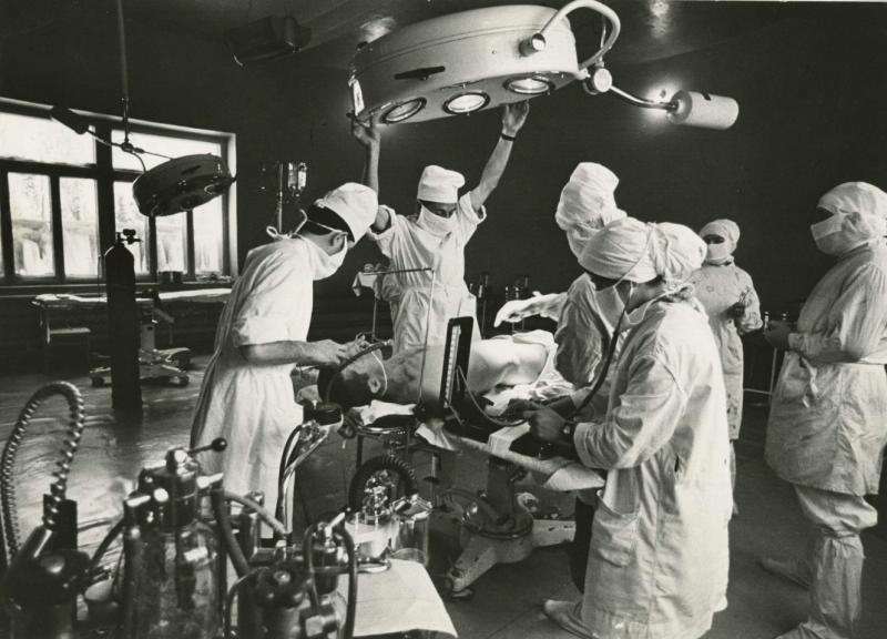 В хирургическом отделении Хорогской больницы, 1972 год, Таджикская ССР, г. Хорог