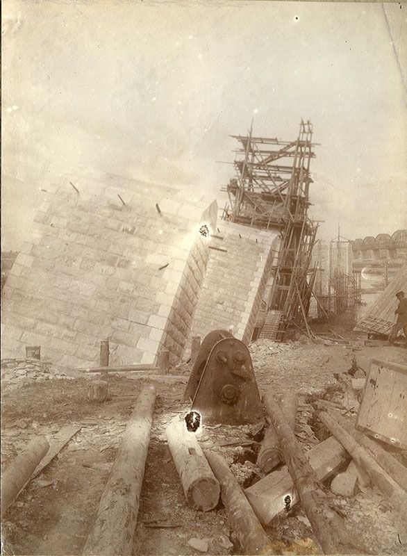 Последствия оползня. Опоры строящегося железнодорожного моста, 5 октября 1915, г. Симбирск. С 1924 года - Ульяновск.