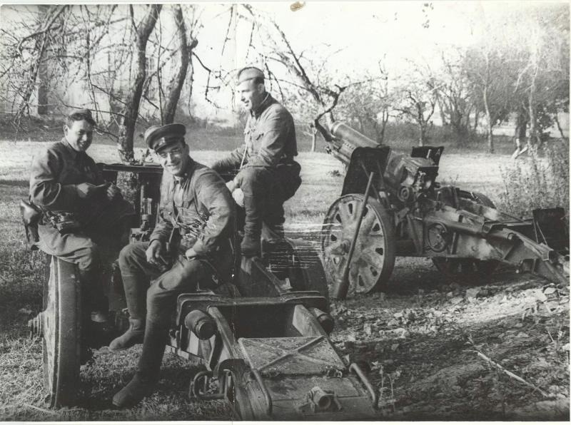Военные фотокорреспонденты Михаил Беренштейн и Георгий Петрусов, 1942 год