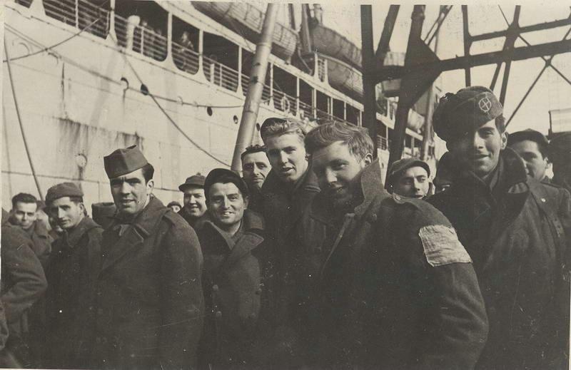 Группа бывших военнопленных в Одесском порту, 1945 год, г. Одесса