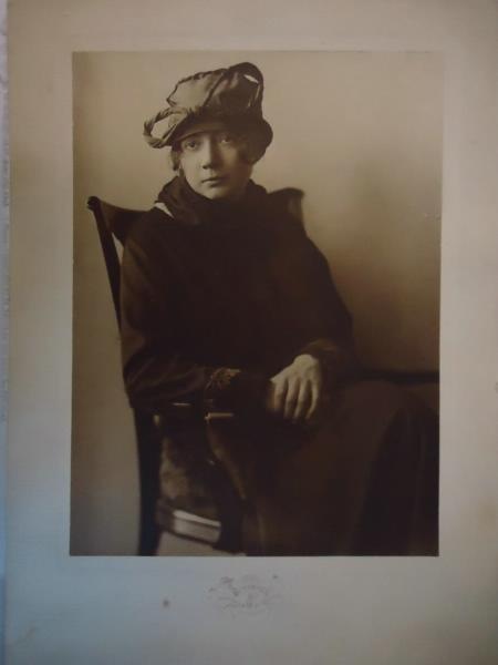 Портрет дамы в кресле, 1920-е, г. Ленинград