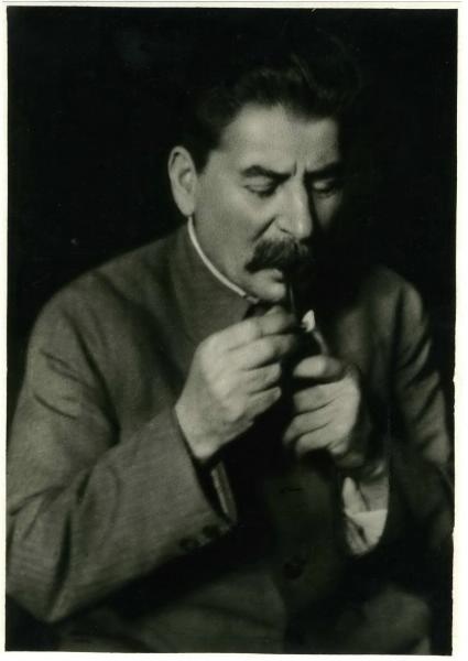 Иосиф Сталин, февраль 1938, г. Москва. Видеовыставка «Мейерхольд» с этой фотографией.&nbsp;